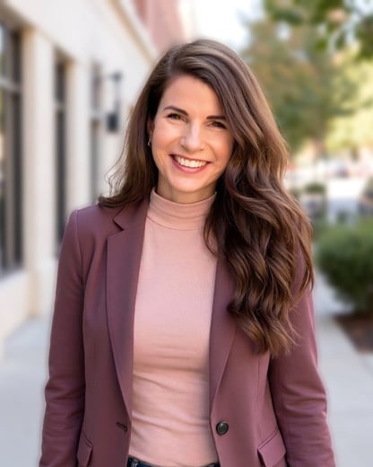 Summer Hagens smiling on a downtown sidewalk